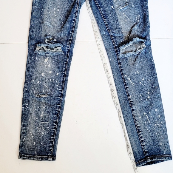 Distressed Jeans - Picture 12 of 12